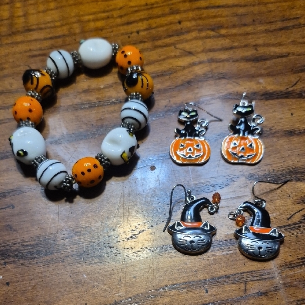 Halloween Vintage Jewelry Bundle- two Cat Earrings and Glass Bead Bracelet
